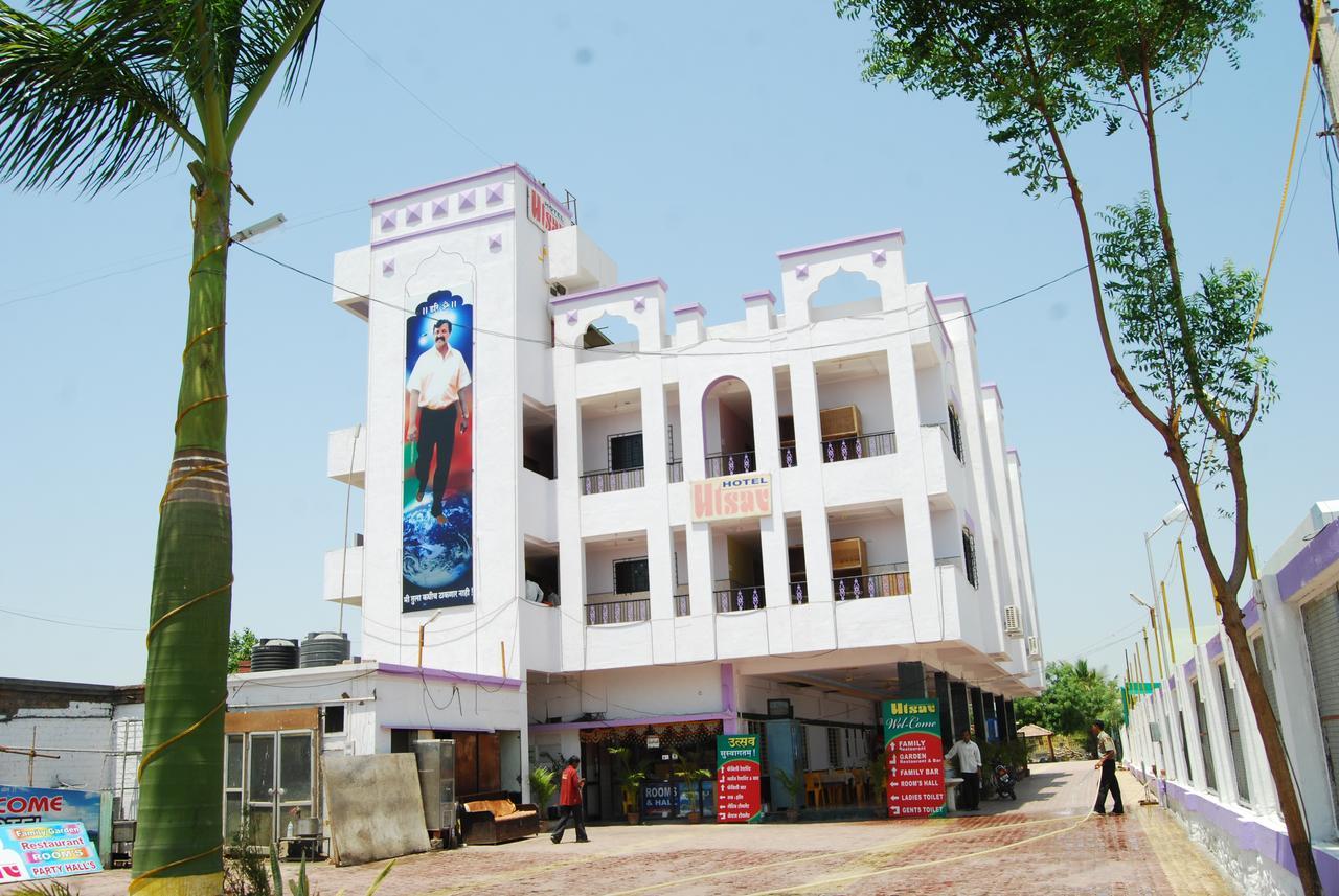 Hotel Utsav Ширди Екстериор снимка